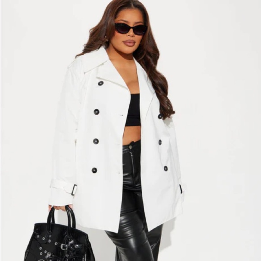 Delilah White Belted Trench Coat NEW 🏷️